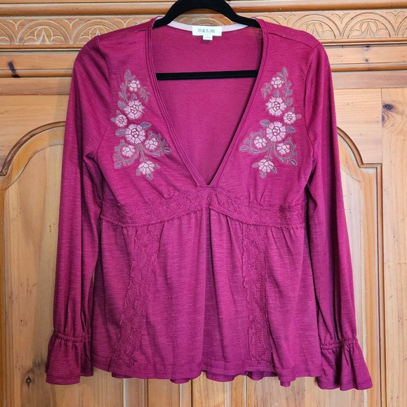 Taylor‎ & Sage Burgandy Floral Embroidered V-Neck Long Sleeve Top Size Small - Picture 1 of 8